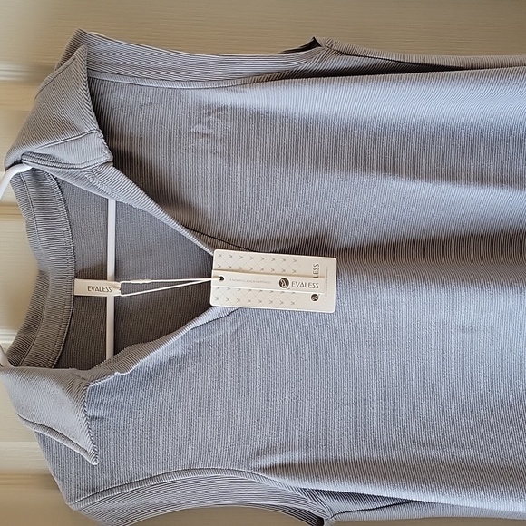 Sleeveless Gray V-Neck Dress With Pockets NWT - Picture 5 of 16